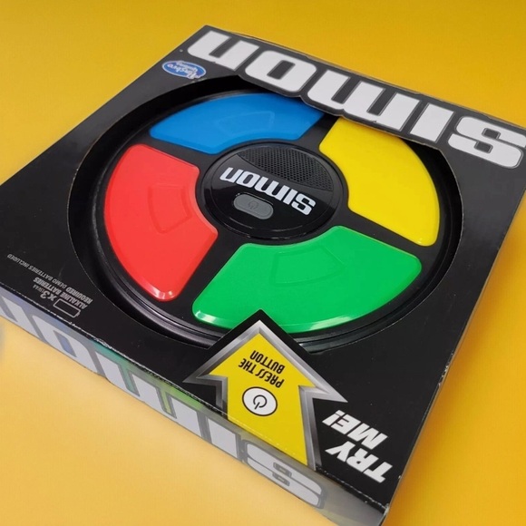 Brand new Hasbro Simon Electronic Memory Game - Picture 4 of 4